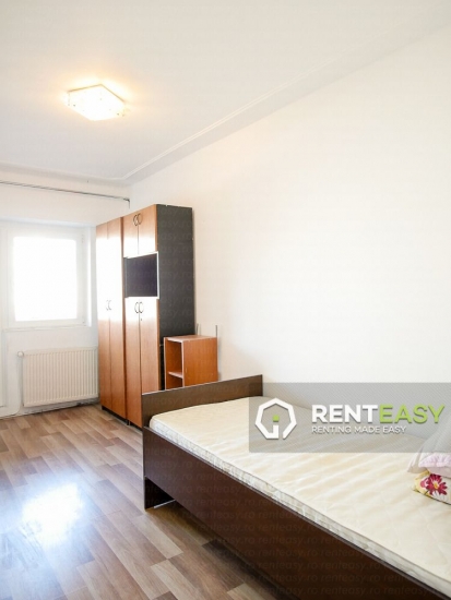 Apartament spatios cu 3 camere de inchiriat in zona Centrala - Stefan cel Mare
