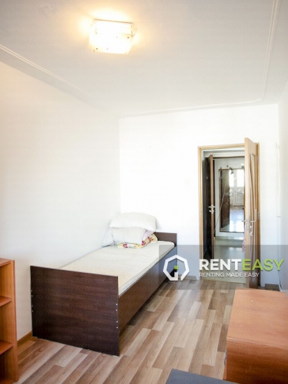 Apartament spatios cu 3 camere de inchiriat in zona Centrala - Stefan cel Mare