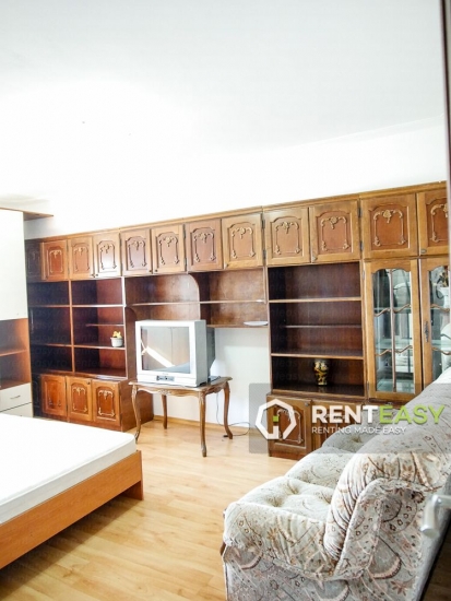 Apartament spatios cu 3 camere de inchiriat in zona Centrala - Stefan cel Mare