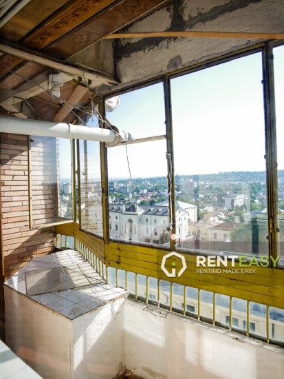 Apartament spatios cu 3 camere de inchiriat in zona Centrala - Stefan cel Mare