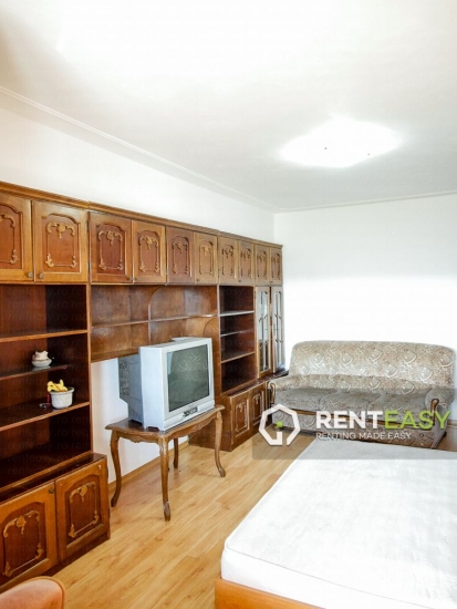 Apartament spatios cu 3 camere de inchiriat in zona Centrala - Stefan cel Mare