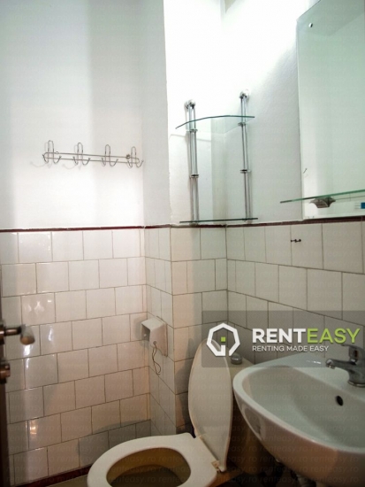 Apartament spatios cu 3 camere de inchiriat in zona Centrala - Stefan cel Mare
