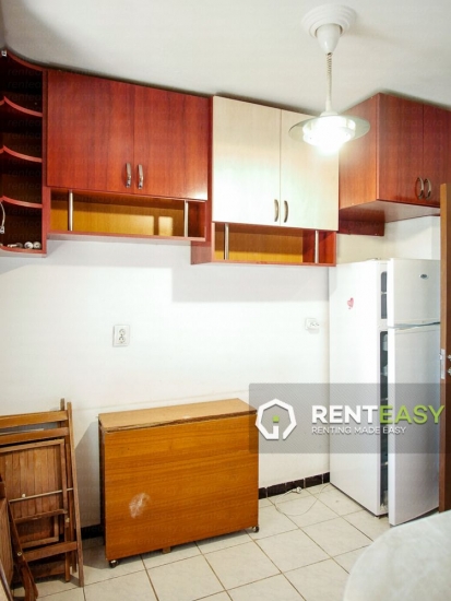 Apartament spatios cu 3 camere de inchiriat in zona Centrala - Stefan cel Mare