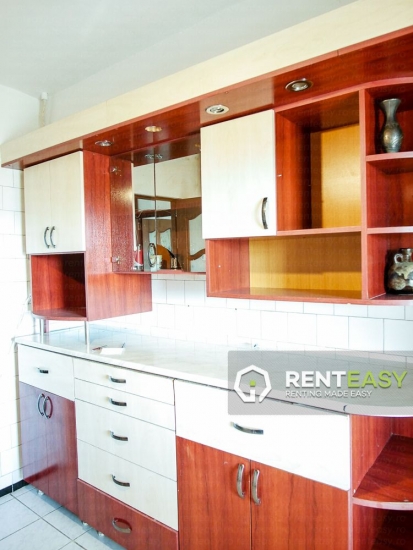 Apartament spatios cu 3 camere de inchiriat in zona Centrala - Stefan cel Mare