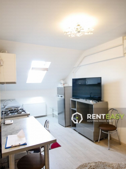 Apartament cu 2 camere decomandat de inchiriat in zona Palas bloc nou