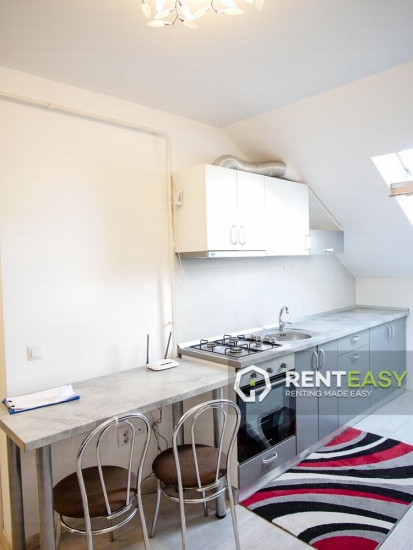 Apartament cu 2 camere decomandat de inchiriat in zona Palas bloc nou