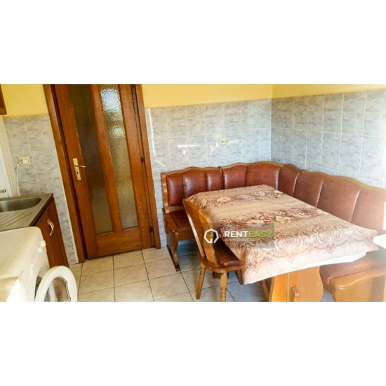 Apartament cu 3 camere de inchiriat situat in zona Garii