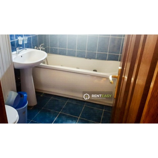 Apartament cu 3 camere de inchiriat situat in zona Garii