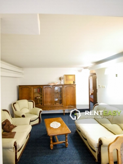 Apartament decomandat cu 3 camere de inchiriat in zona Stefan cel Mare