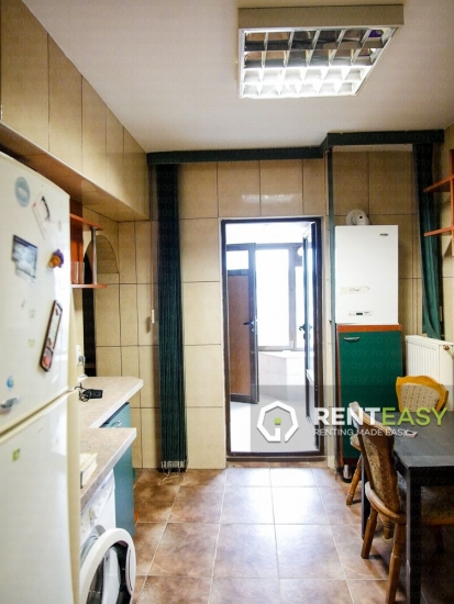 Apartament decomandat cu 3 camere de inchiriat in zona Stefan cel Mare