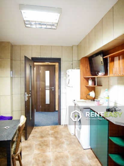 Apartament decomandat cu 3 camere de inchiriat in zona Stefan cel Mare