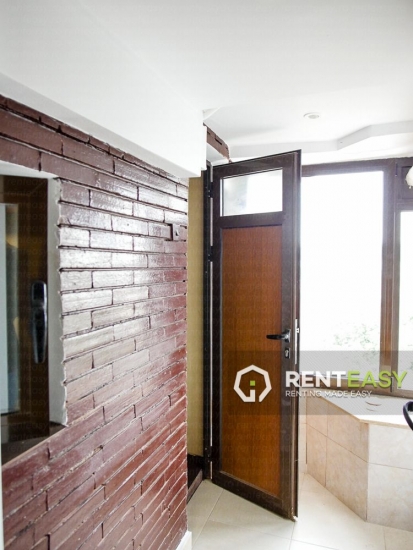 Apartament decomandat cu 3 camere de inchiriat in zona Stefan cel Mare
