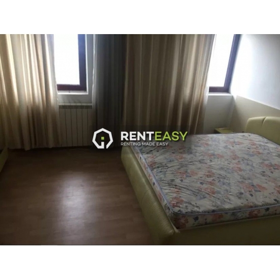 Apartament cu 4 camere de inchiriat situat in zona Garii