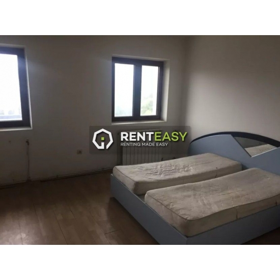 Apartament cu 4 camere de inchiriat situat in zona Garii