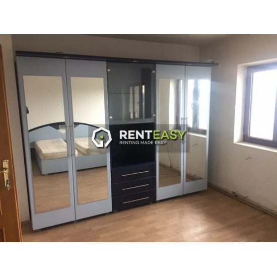 Apartament cu 4 camere de inchiriat situat in zona Garii