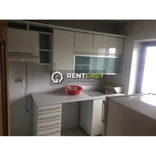 Apartament cu 4 camere de inchiriat situat in zona Garii