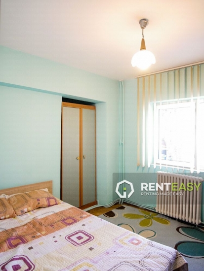 Apartament cu 4 camere de inchiriat situat pe Independentei