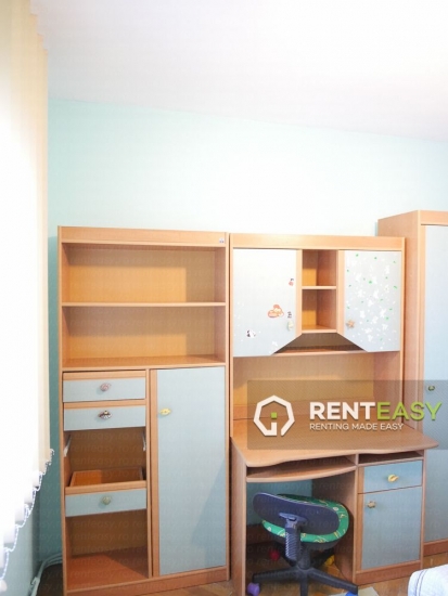 Apartament cu 4 camere de inchiriat situat pe Independentei