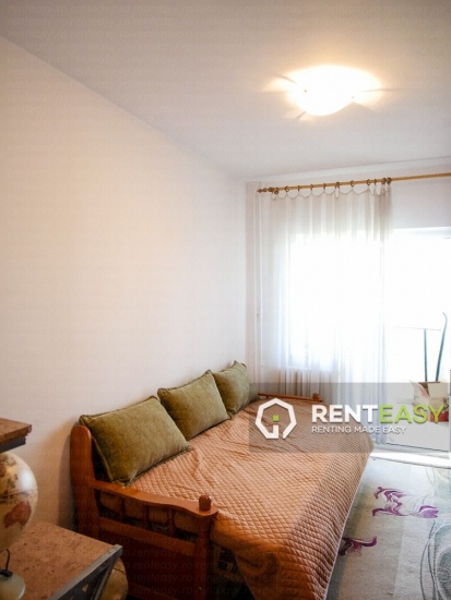 Apartament cu 4 camere de inchiriat situat pe Independentei
