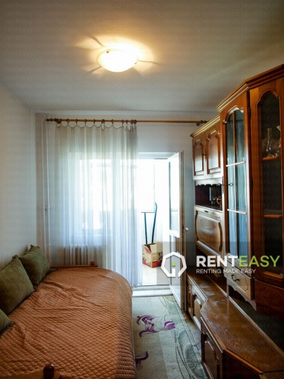 Apartament cu 4 camere de inchiriat situat pe Independentei