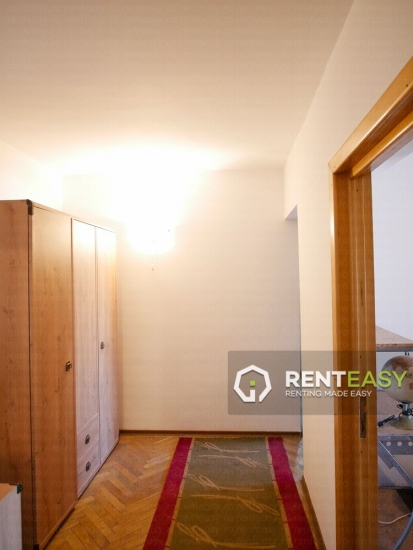 Apartament cu 4 camere de inchiriat situat pe Independentei
