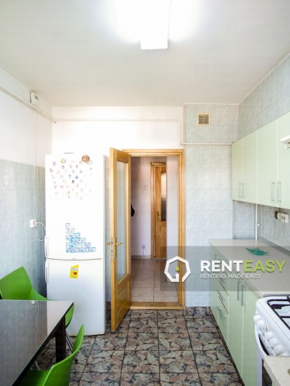 Apartament cu 4 camere de inchiriat situat pe Independentei