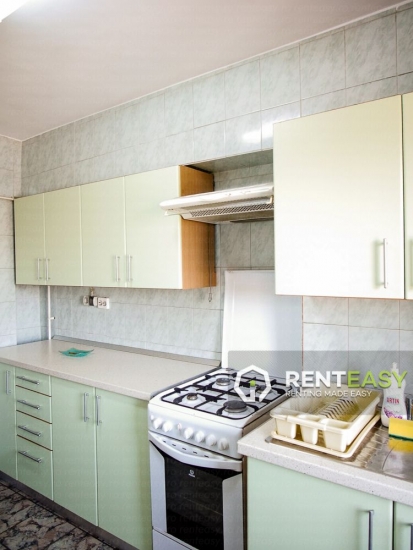 Apartament cu 4 camere de inchiriat situat pe Independentei