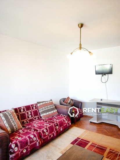 Apartament cu 4 camere de inchiriat situat pe Independentei