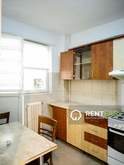 Apartament cu 3 camere de inchiriat in zona Moldova Mall