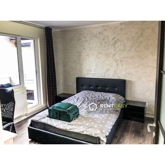 Apartament cu 3 camere de inchiriat situat in Piata Unirii