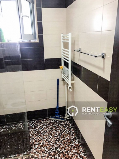 Apartament cu 3 camere de inchiriat situat in Piata Unirii