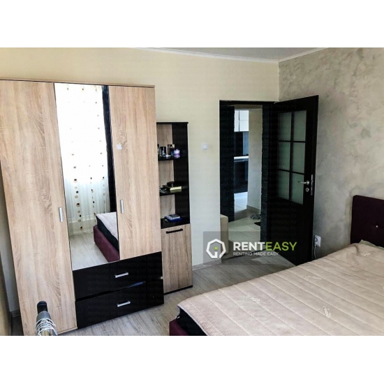 Apartament cu 3 camere de inchiriat situat in Piata Unirii