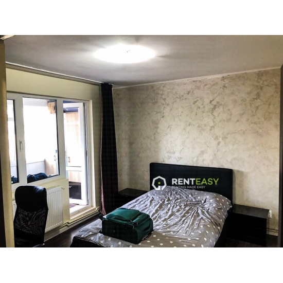 Apartament cu 3 camere de inchiriat situat in Piata Unirii