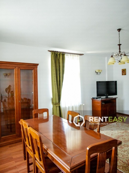 Casa cu 4 camere de inchiriat in zona Copou