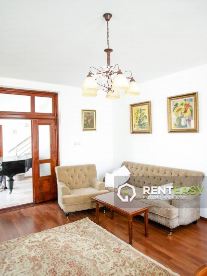 Casa cu 4 camere de inchiriat in zona Copou