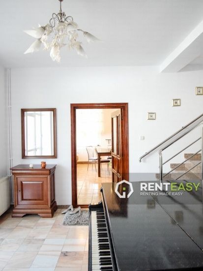 Casa cu 4 camere de inchiriat in zona Copou