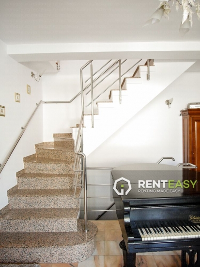 Casa cu 4 camere de inchiriat in zona Copou
