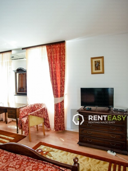 Casa cu 4 camere de inchiriat in zona Copou