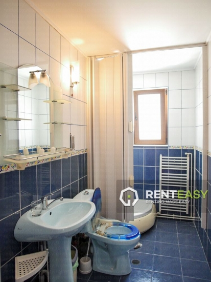 Casa cu 4 camere de inchiriat in zona Copou