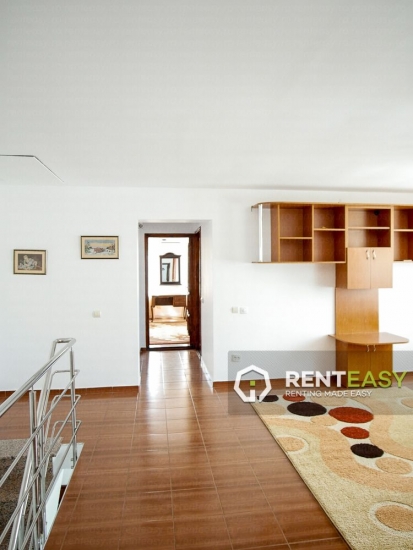Casa cu 4 camere de inchiriat in zona Copou