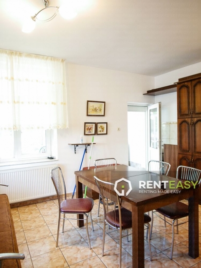 Casa cu 4 camere de inchiriat in zona Copou