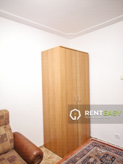 Apartament cu 3 camere de inchiriat situat in zona Podul de Fier
