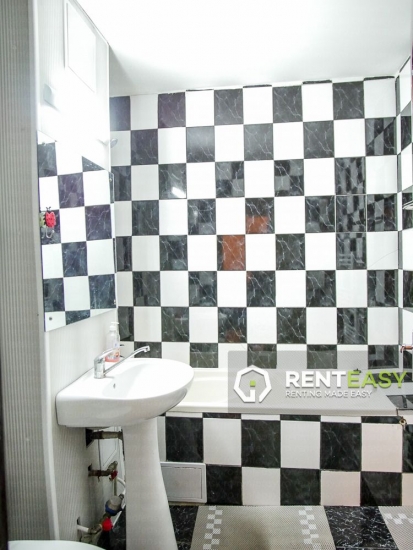 Apartament cu 3 camere de inchiriat situat in zona Podul de Fier