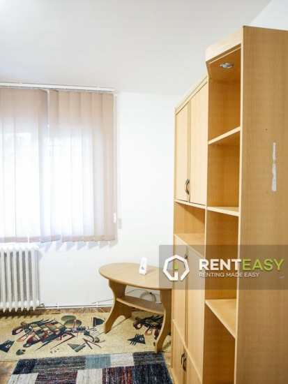Apartament cu 3 camere de inchiriat situat in zona Podul de Fier