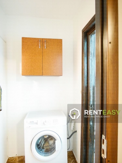 Apartament cu 3 camere de inchiriat situat in zona Podul de Fier