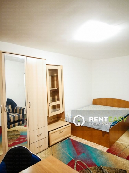 Apartament cu 3 camere de inchiriat situat in zona Podul de Fier