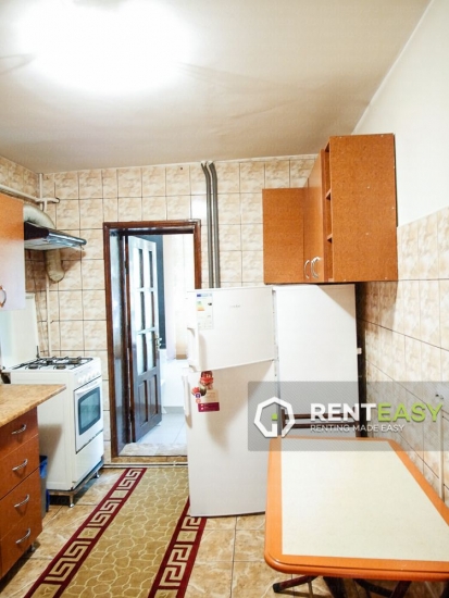 Apartament cu 3 camere de inchiriat situat in zona Podul de Fier