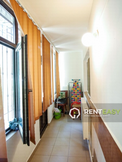 Apartament cu 3 camere de inchiriat situat in zona Podul de Fier