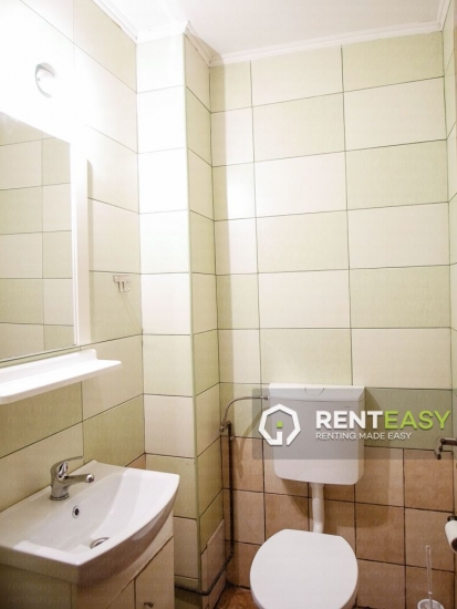 Apartament cu 3 camere de inchiriat situat in zona Podul de Fier