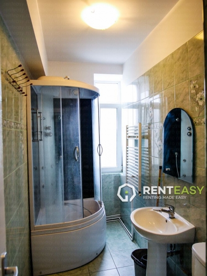 Apartament spatios cu 2 camere de inchiriat in zona Centrala - Cuza Voda 